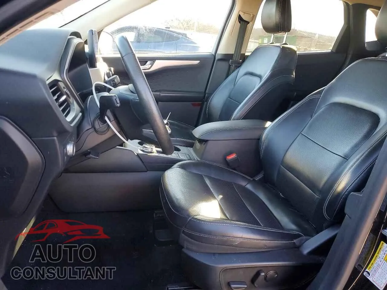 2020 FORD ESCAPE Damaged VIN 1FMCU9BZ3LUB74090 – exterior detail 2020 FORD ESCAPE Damaged VIN 1FMCU9BZ3LUB74090 – exterior detail