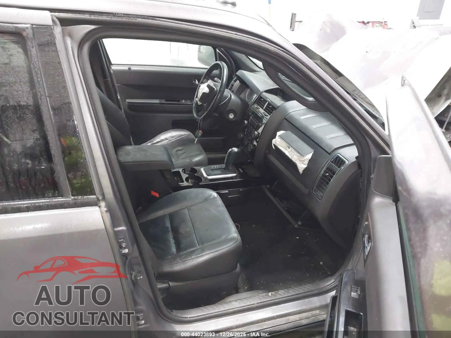 2010 FORD ESCAPE Damaged VIN 1FMCU9EG4AKA72185 – interior seats