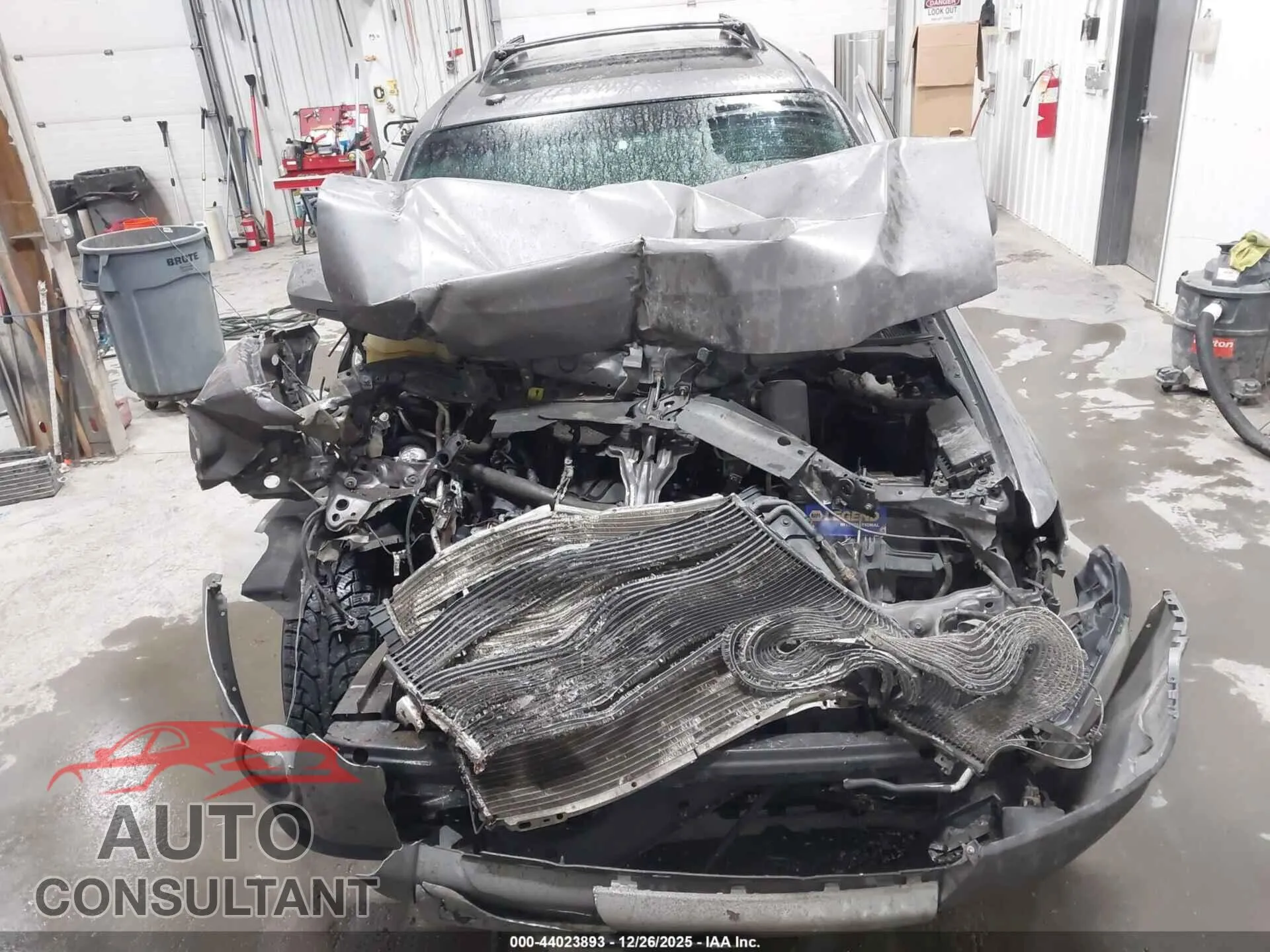 2010 FORD ESCAPE Damaged VIN 1FMCU9EG4AKA72185 – engine bay