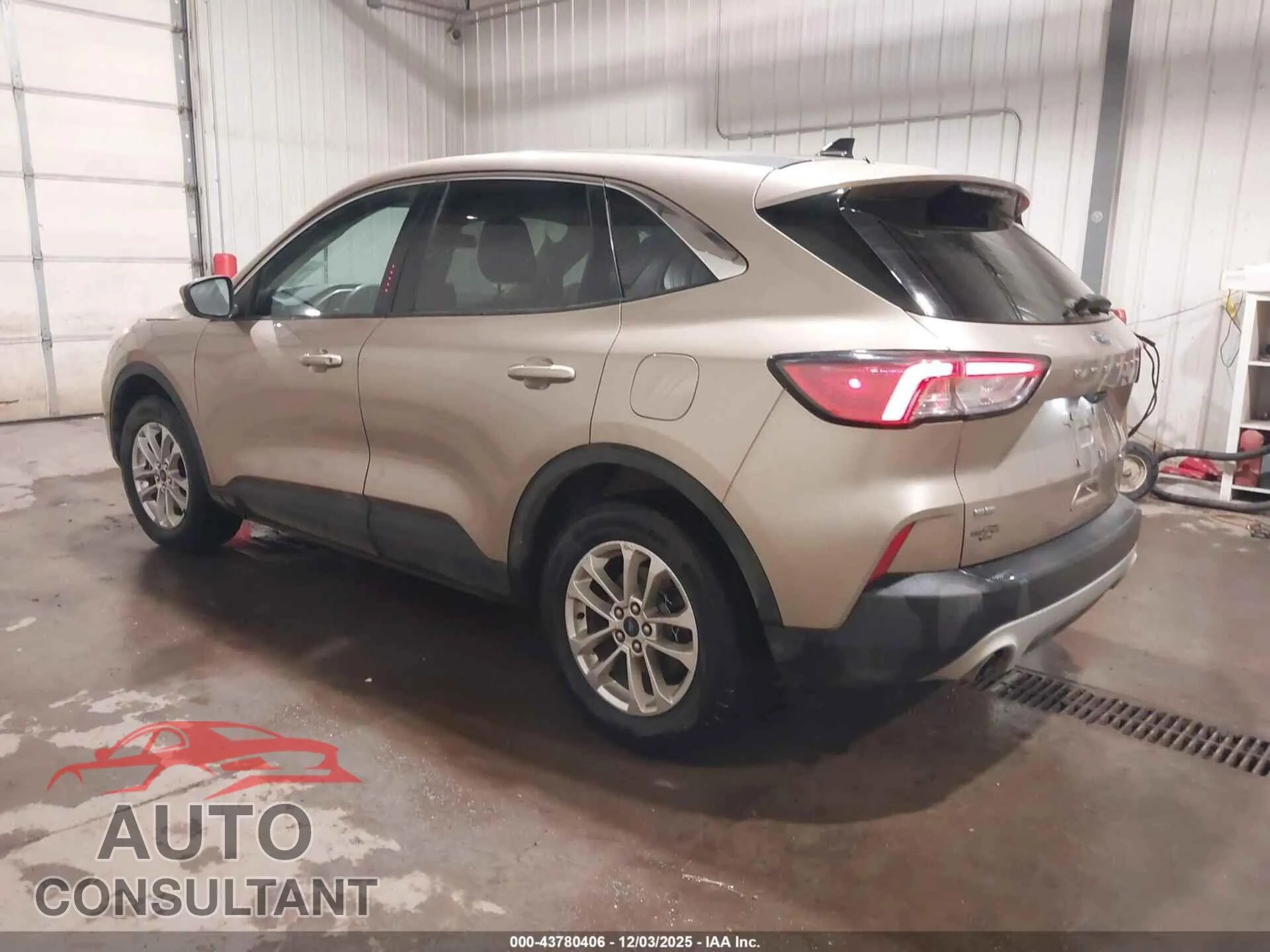 2020 FORD ESCAPE Damaged VIN 1FMCU9G6XLUA35220 – side profile