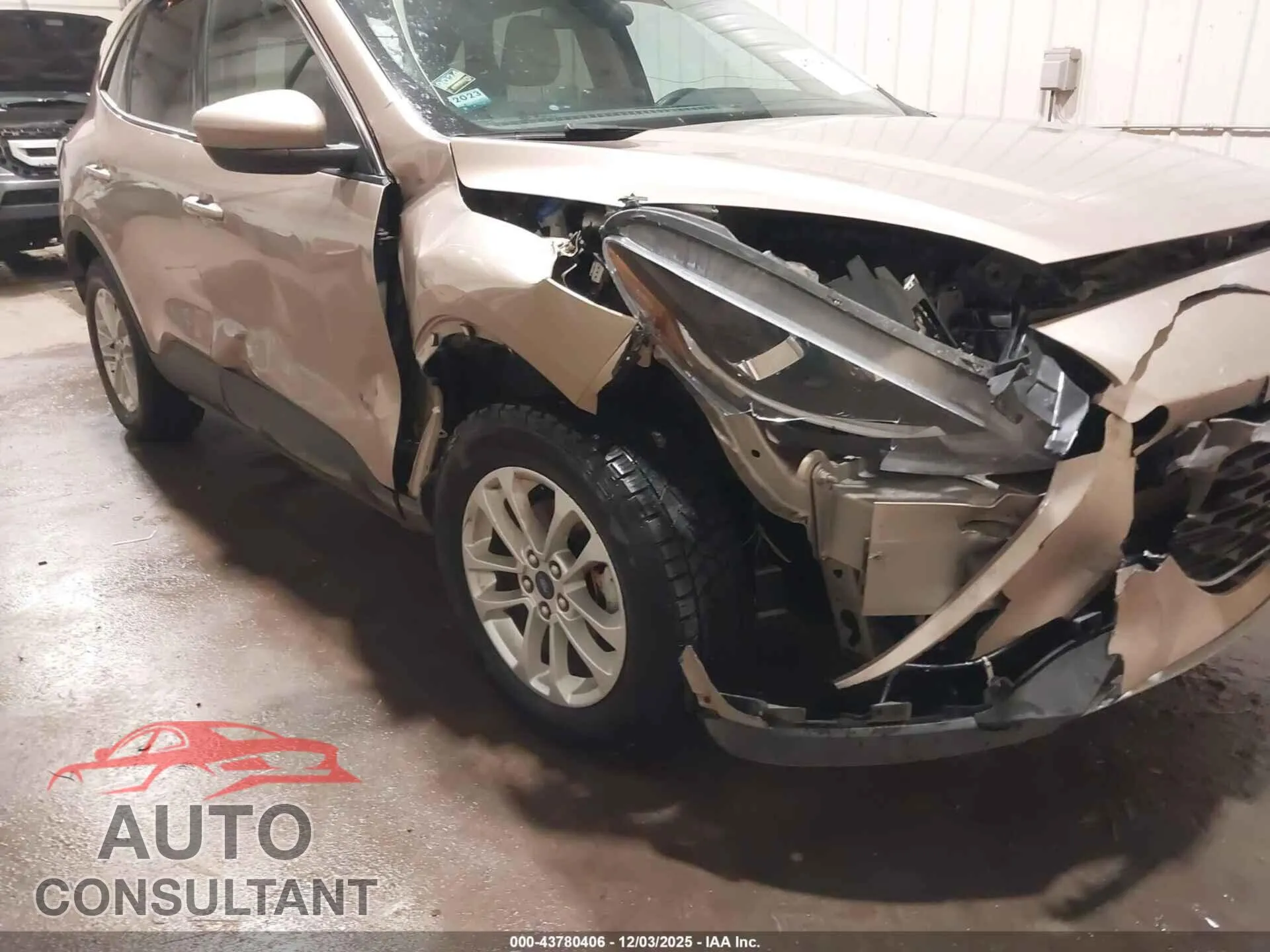 2020 FORD ESCAPE Damaged VIN 1FMCU9G6XLUA35220 – engine bay