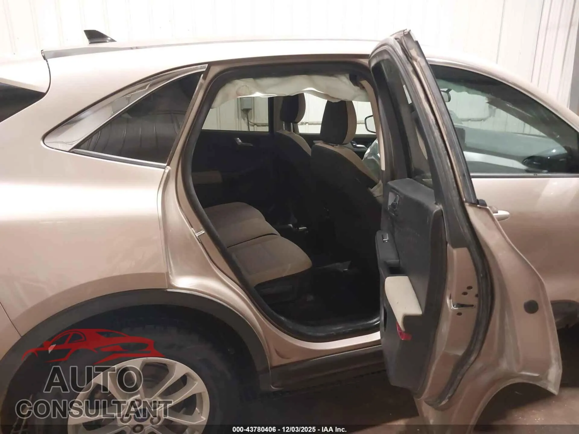 2020 FORD ESCAPE Damaged VIN 1FMCU9G6XLUA35220 – undercarriage