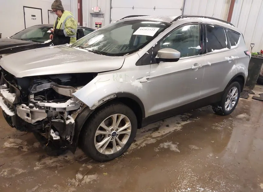 2017 FORD Escape Used VIN 1FMCU9G99HUE46304 – exterior detail