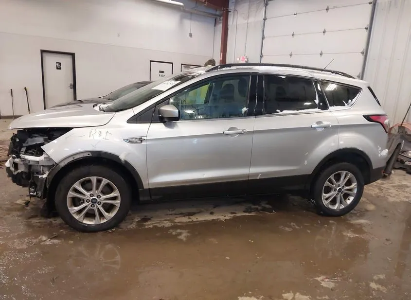 2017 FORD Escape Used VIN 1FMCU9G99HUE46304 – trunk area