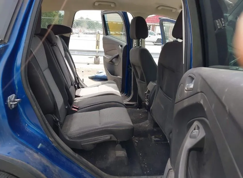2017 FORD Escape Used VIN 1FMCU9GD5HUA17889 – trunk area