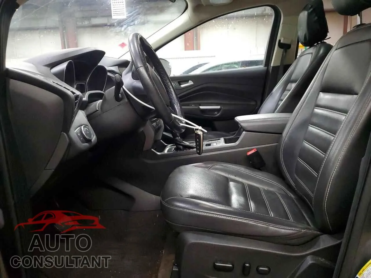2019 FORD ESCAPE Damaged VIN 1FMCU9HD0KUB22149 – exterior detail