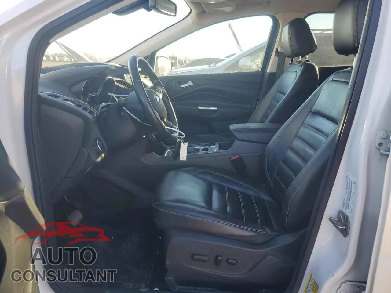 2017 FORD ESCAPE Damaged VIN 1FMCU9J91HUA89760 – exterior detail