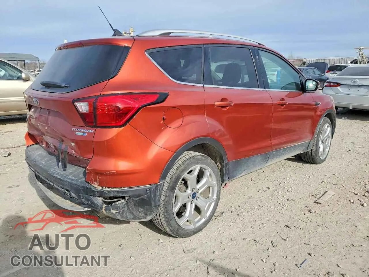 2019 FORD ESCAPE Damaged VIN 1FMCU9J94KUA39832 – side profile