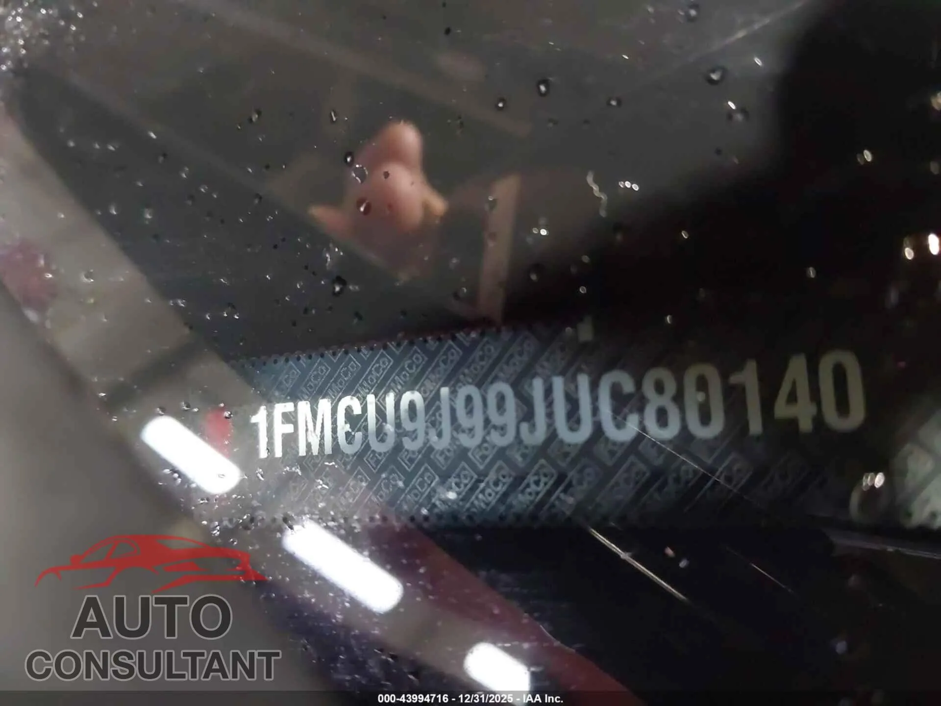 2018 FORD ESCAPE Damaged VIN 1FMCU9J99JUC80140 – trunk area