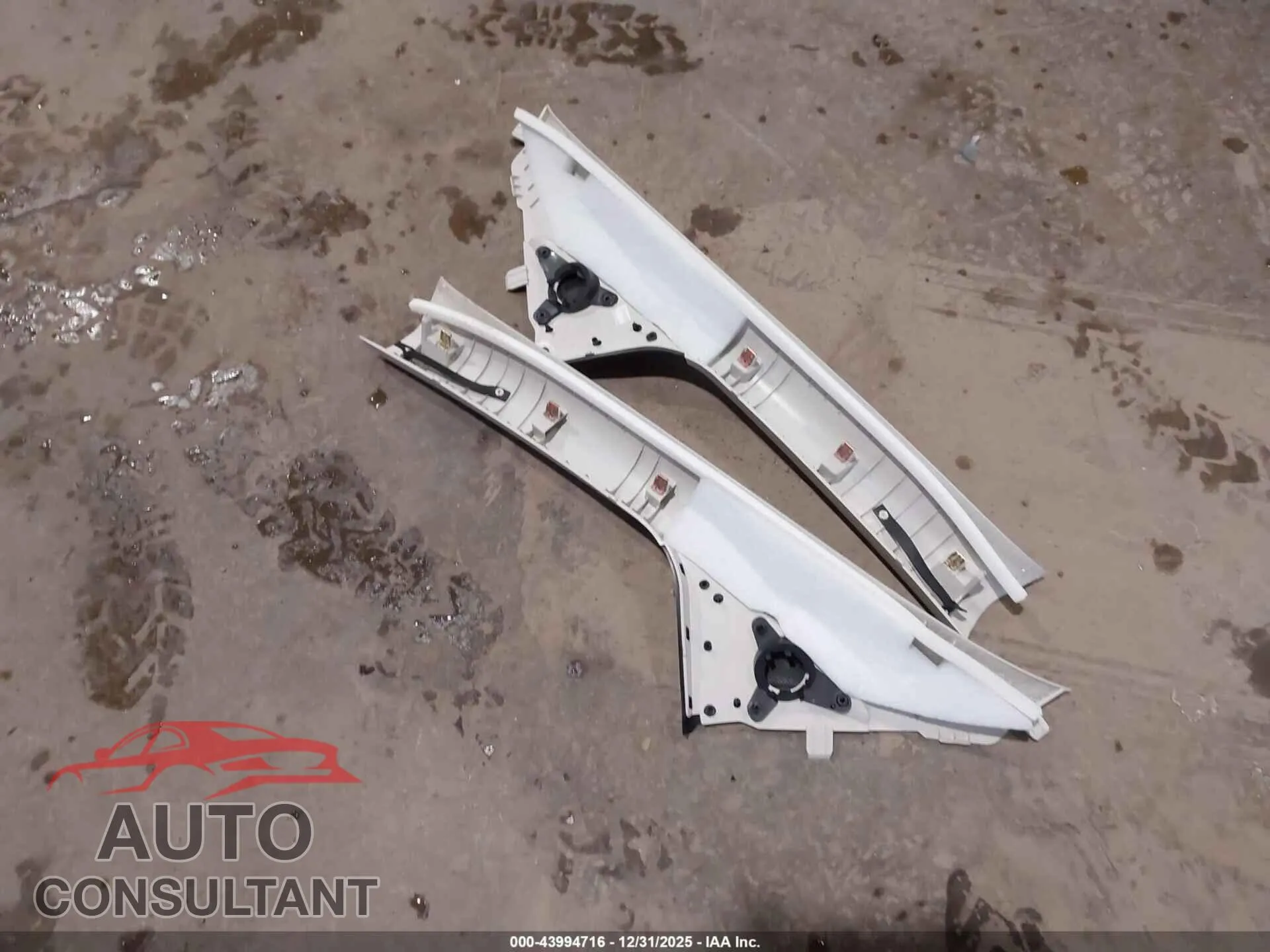 2018 FORD ESCAPE Damaged VIN 1FMCU9J99JUC80140 – photo 12