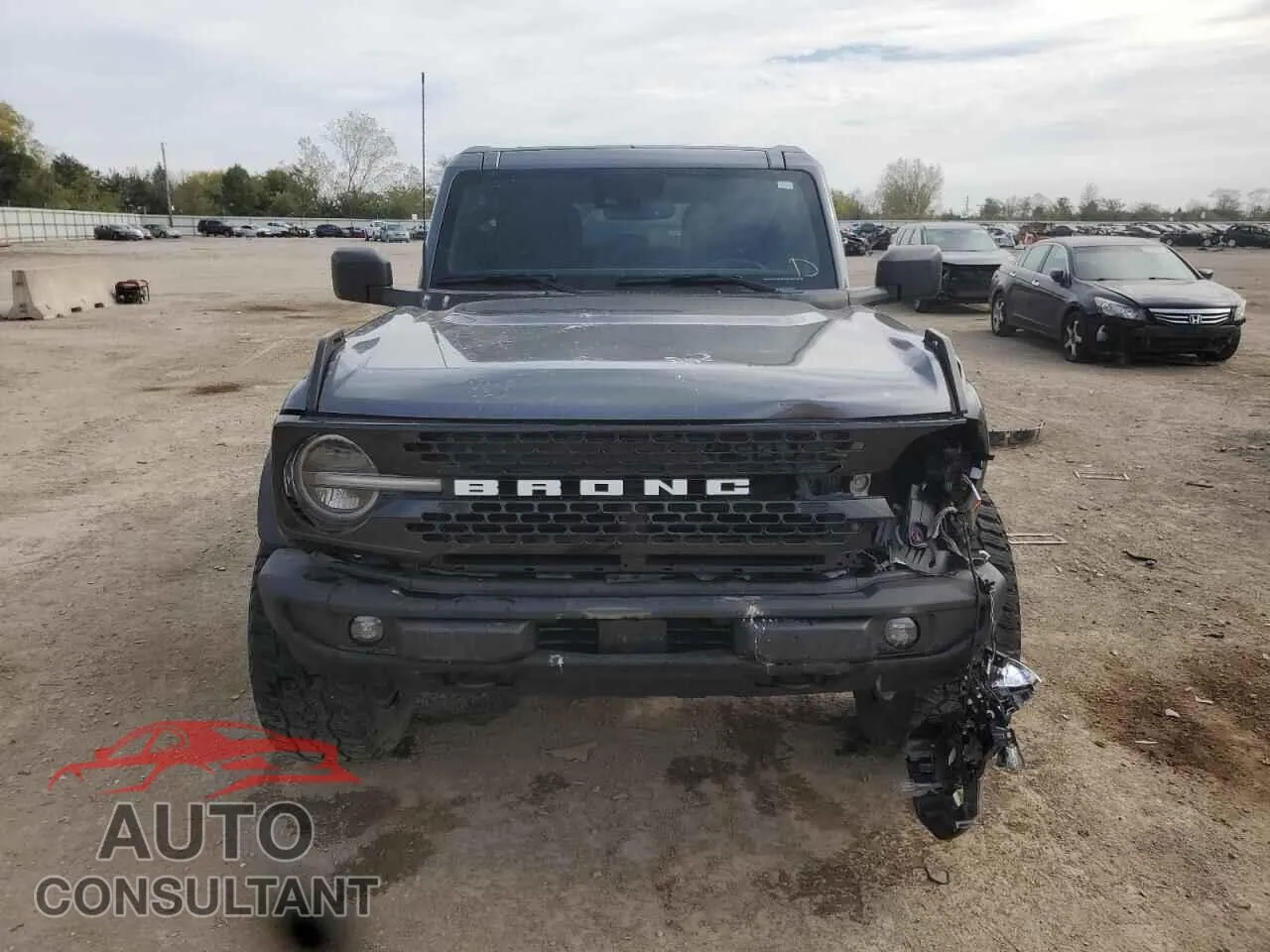 2022 FORD BRONCO Damaged VIN 1FMEE5DP9NLB53635 – interior seats