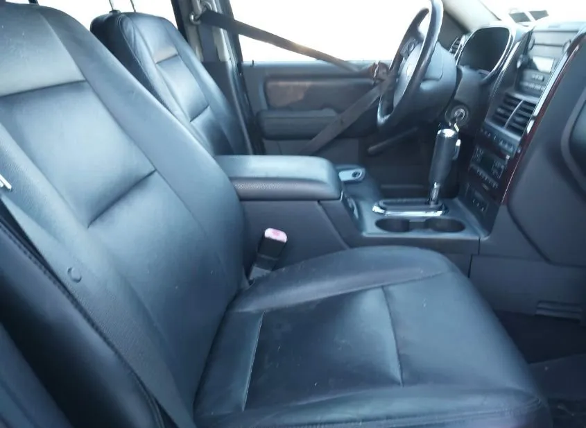 2007 FORD Explorer Used VIN 1FMEU75E67UA89529 – dashboard
