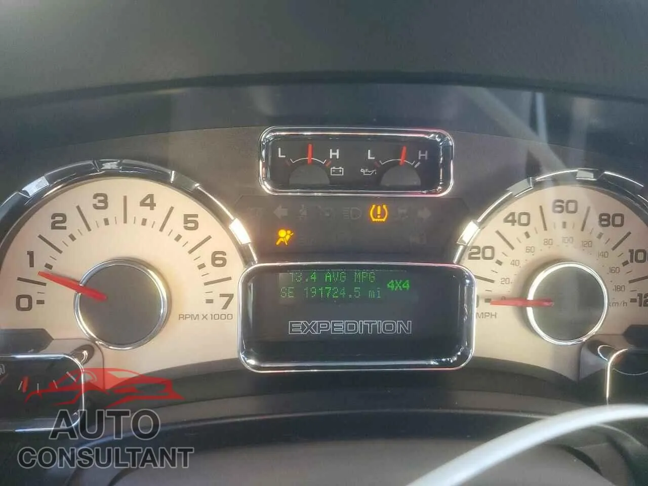 2009 FORD EXPEDITION Damaged VIN 1FMFK20509EB20579 – trunk area