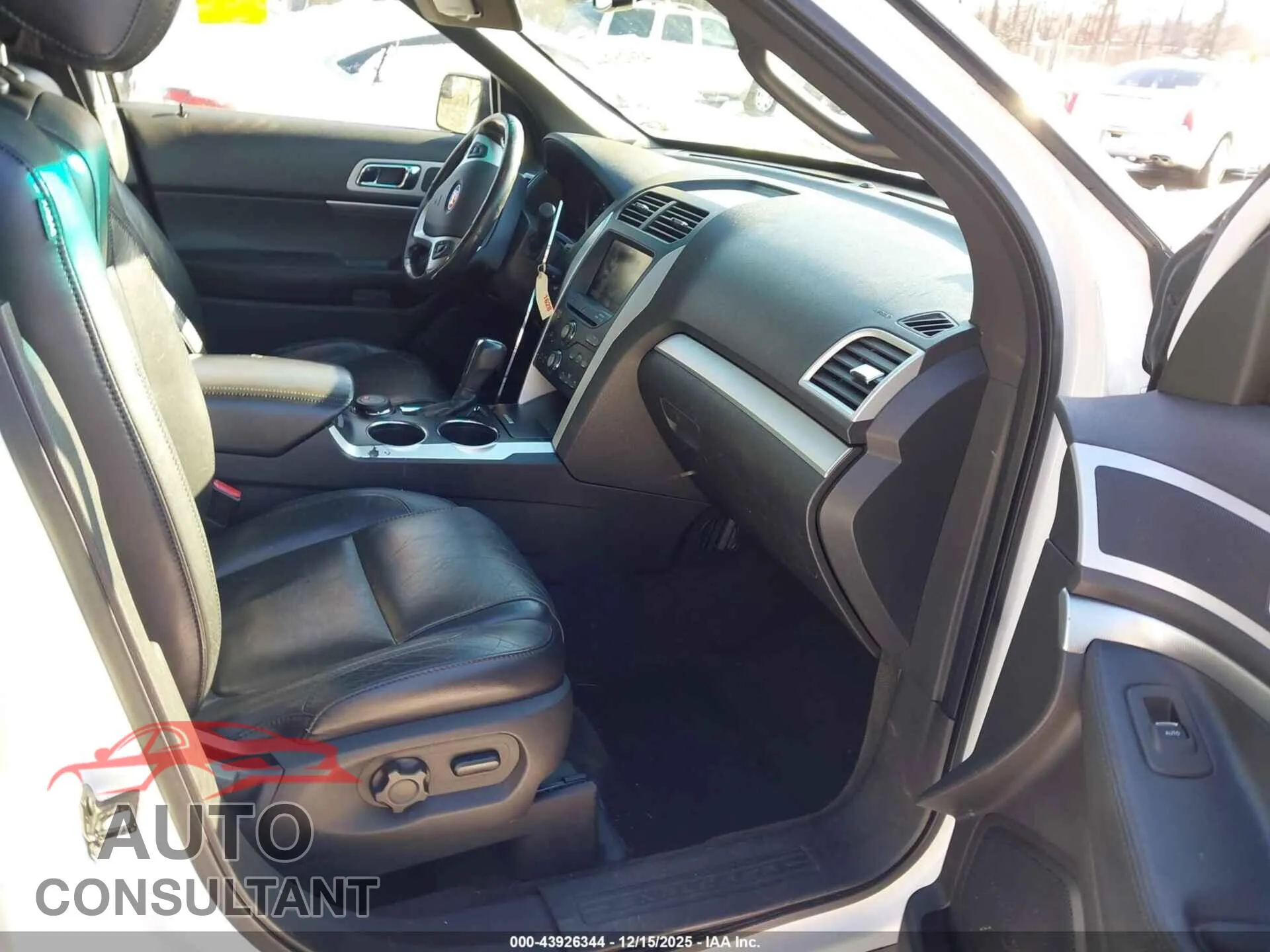 2012 FORD EXPLORER Damaged VIN 1FMHK8D83CGB00127 – interior seats