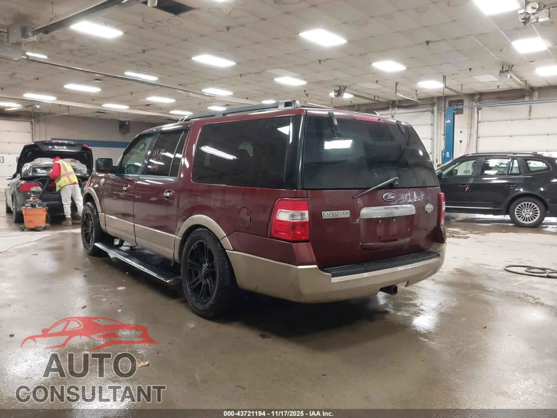 2012 FORD EXPEDITION EL Damaged VIN 1FMJK1J5XCEF17517 – side profile