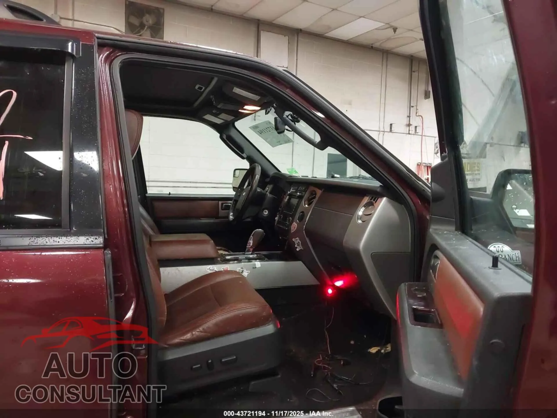 2012 FORD EXPEDITION EL Damaged VIN 1FMJK1J5XCEF17517 – interior seats