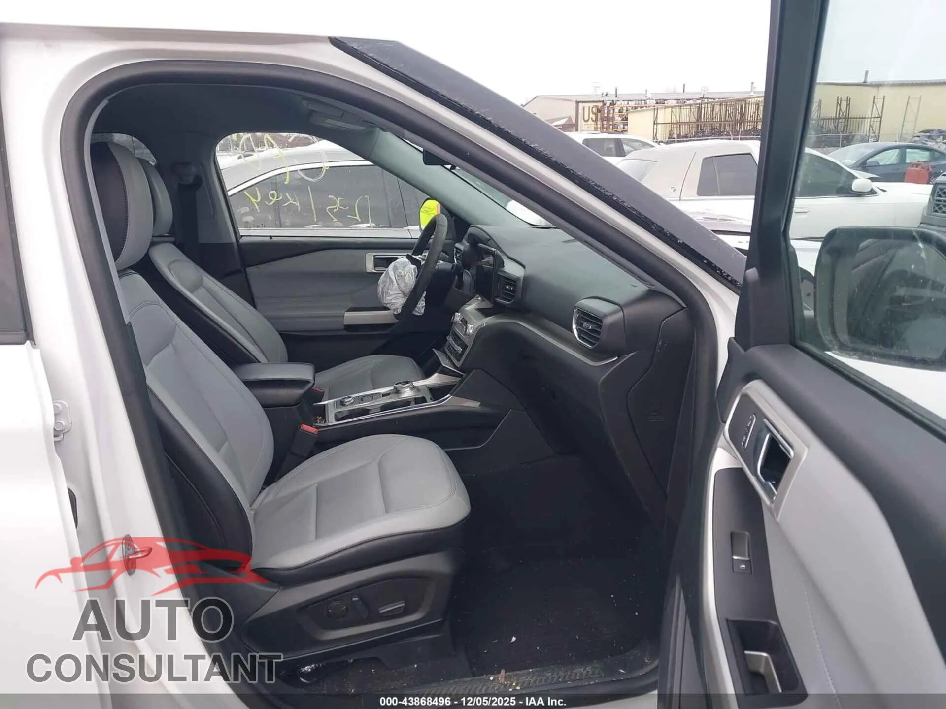 2021 FORD EXPLORER Damaged VIN 1FMSK8DH6MGB94835 – interior seats