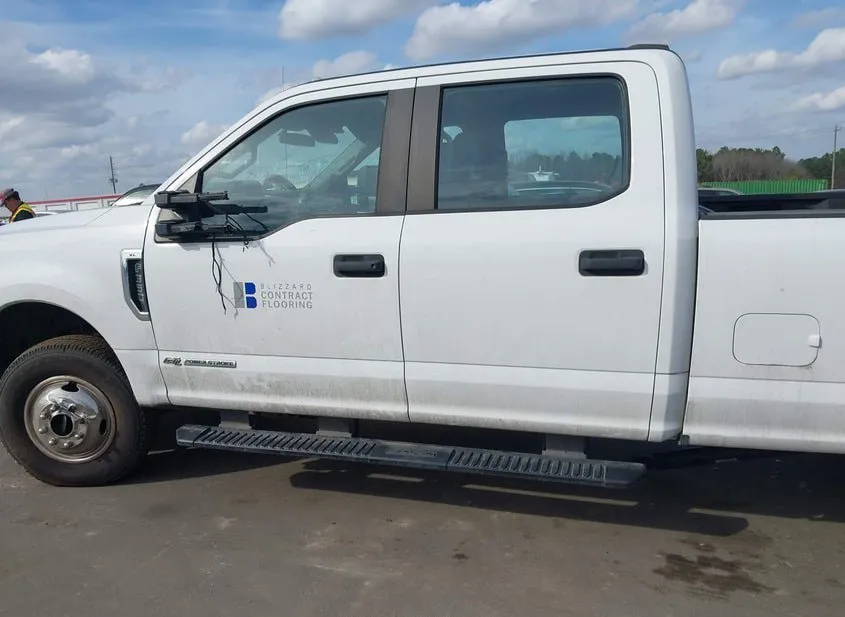 2020 FORD F-350 Used VIN 1FT8W3DT2LED74639 – trunk area