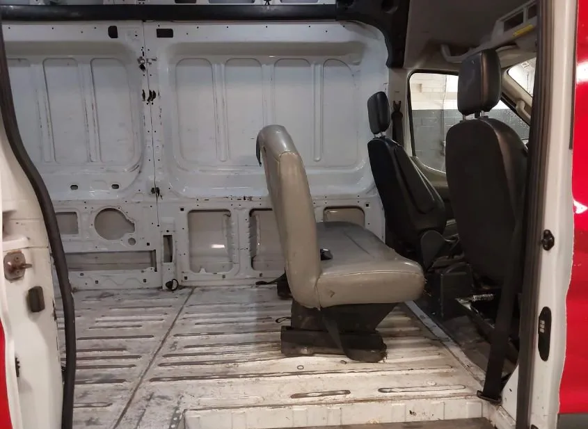 2020 FORD Transit Used VIN 1FTBR3X82LKB43486 – trunk area