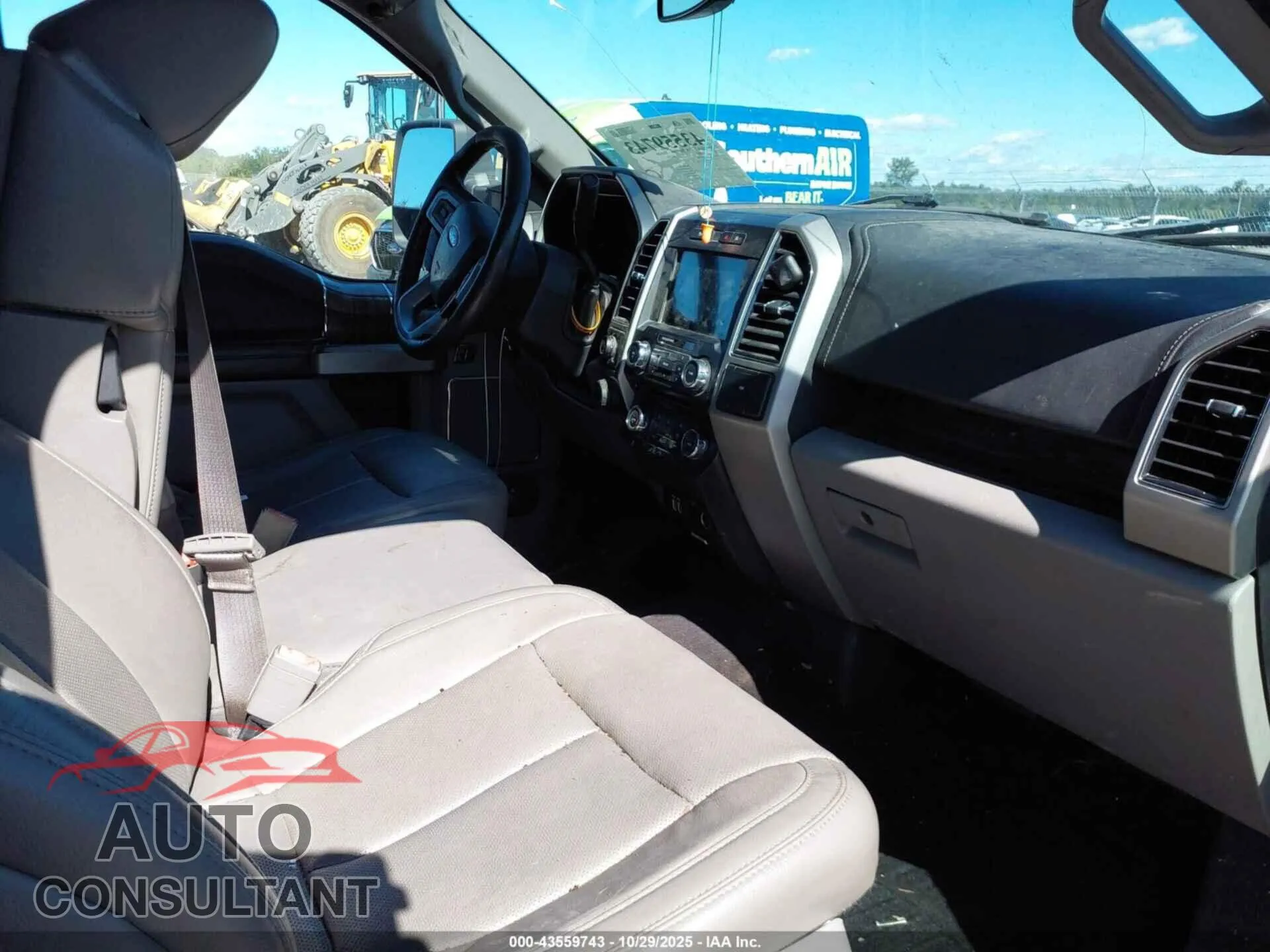 2018 FORD F-150 Damaged VIN 1FTEW1E52JFB30388 – interior seats