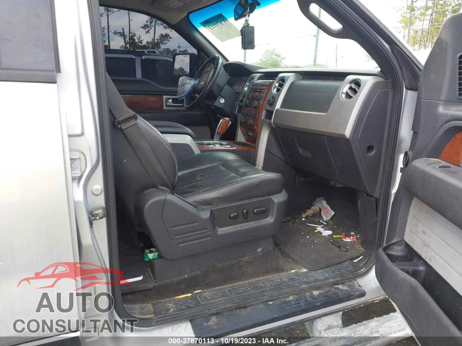 2010 FORD F-150 Damaged VIN 1FTFW1CV4AFC06572 – interior seats