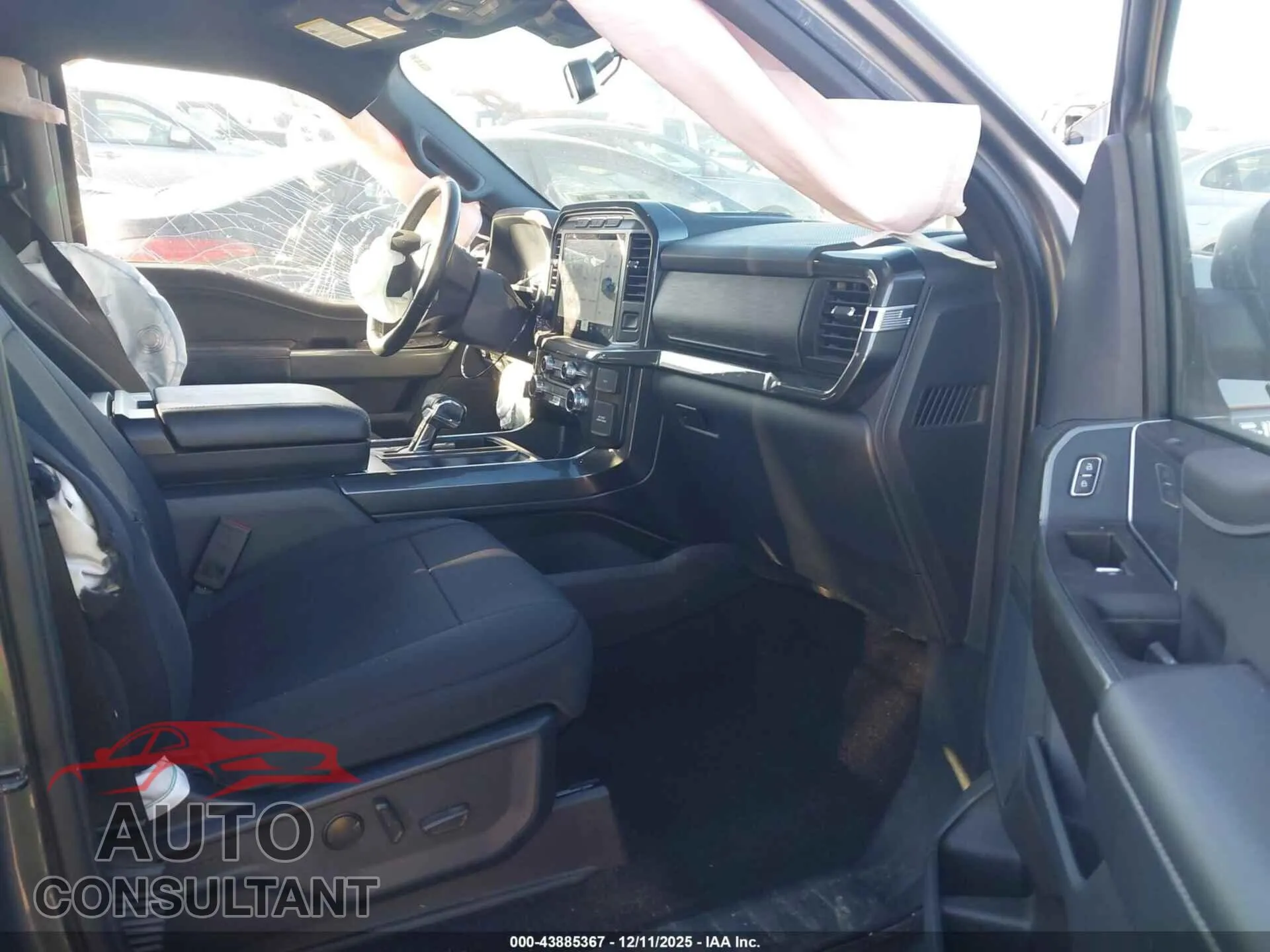 2022 FORD F-150 Damaged VIN 1FTFW1E82NFC37316 – interior seats