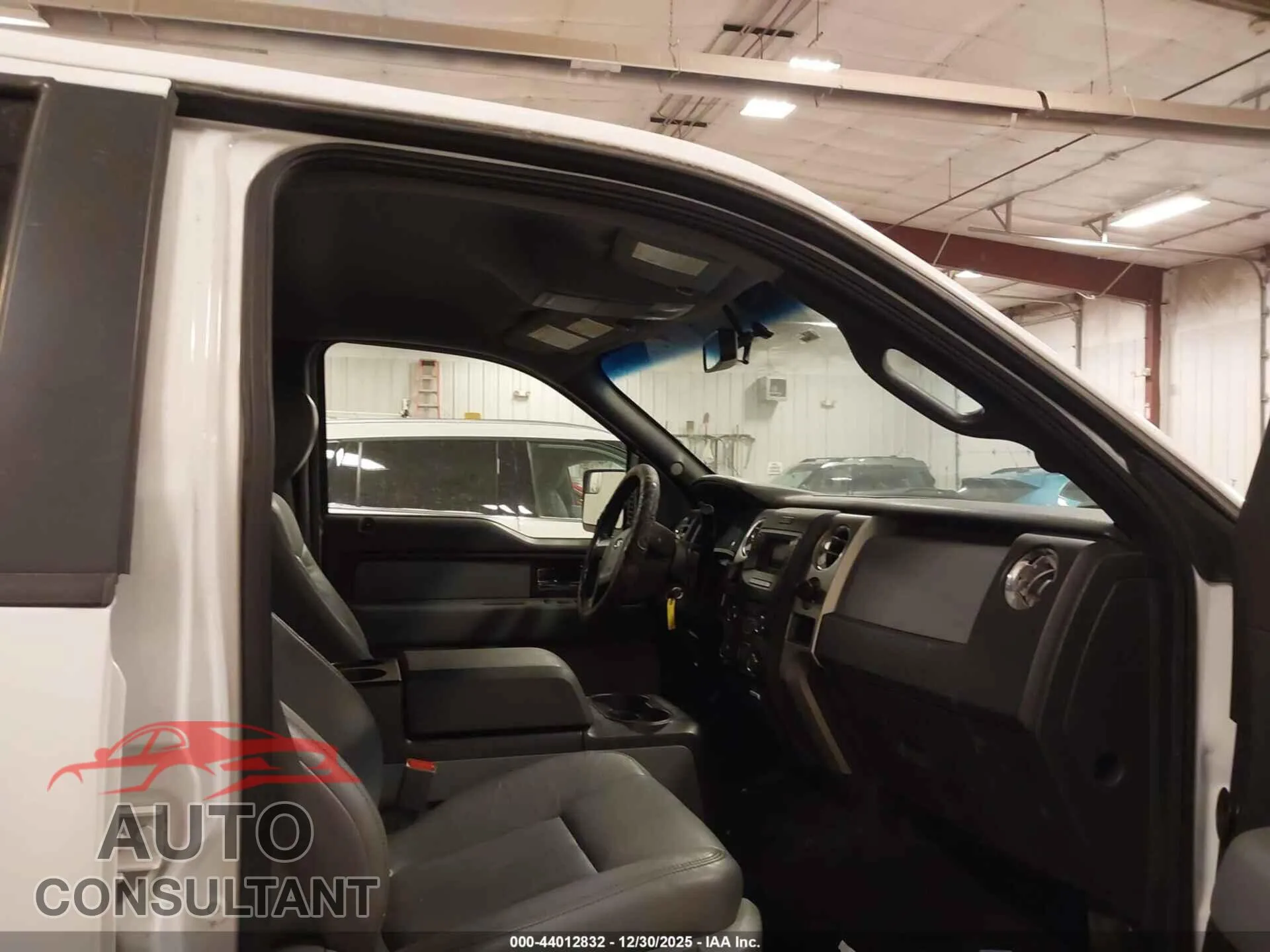 2014 FORD F-150 Damaged VIN 1FTFW1EF6EKG45422 – interior seats