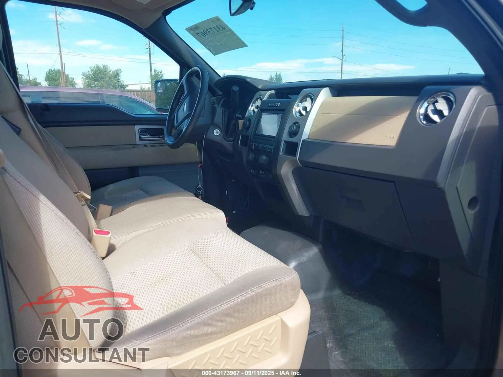 2011 FORD F-150 Damaged VIN 1FTFW1EFXBKD72402 – interior seats