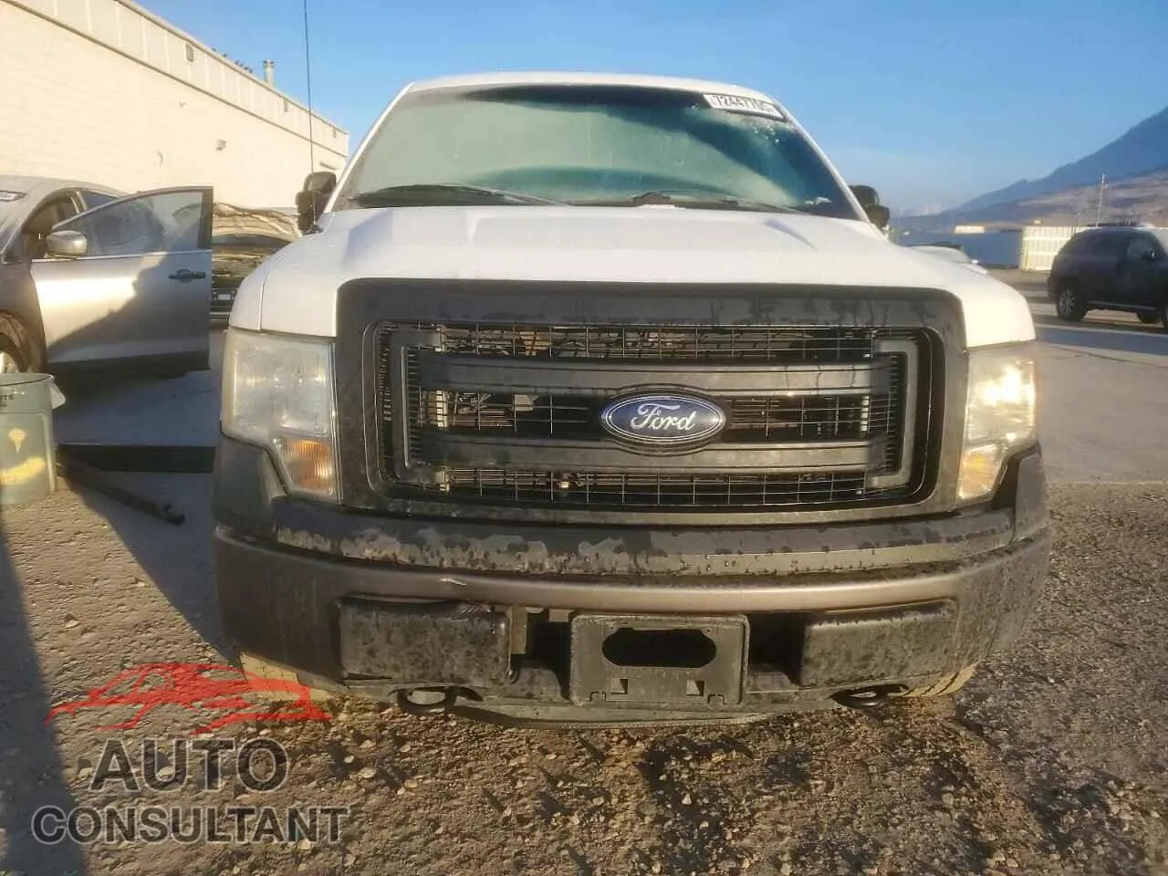 2014 FORD All Models Damaged VIN 1FTPF1EFXEKD55348 – interior seats 2014 FORD All Models Damaged VIN 1FTPF1EFXEKD55348 – interior seats