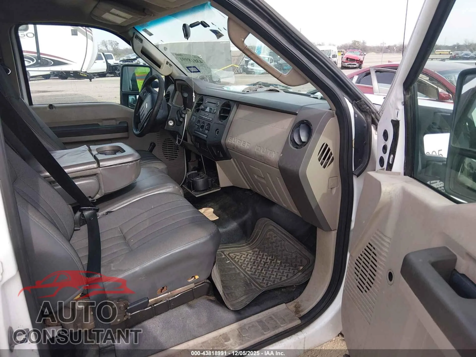 2009 FORD F-250 Damaged VIN 1FTSW20569EA38895 – interior seats 2009 FORD F-250 Damaged VIN 1FTSW20569EA38895 – interior seats