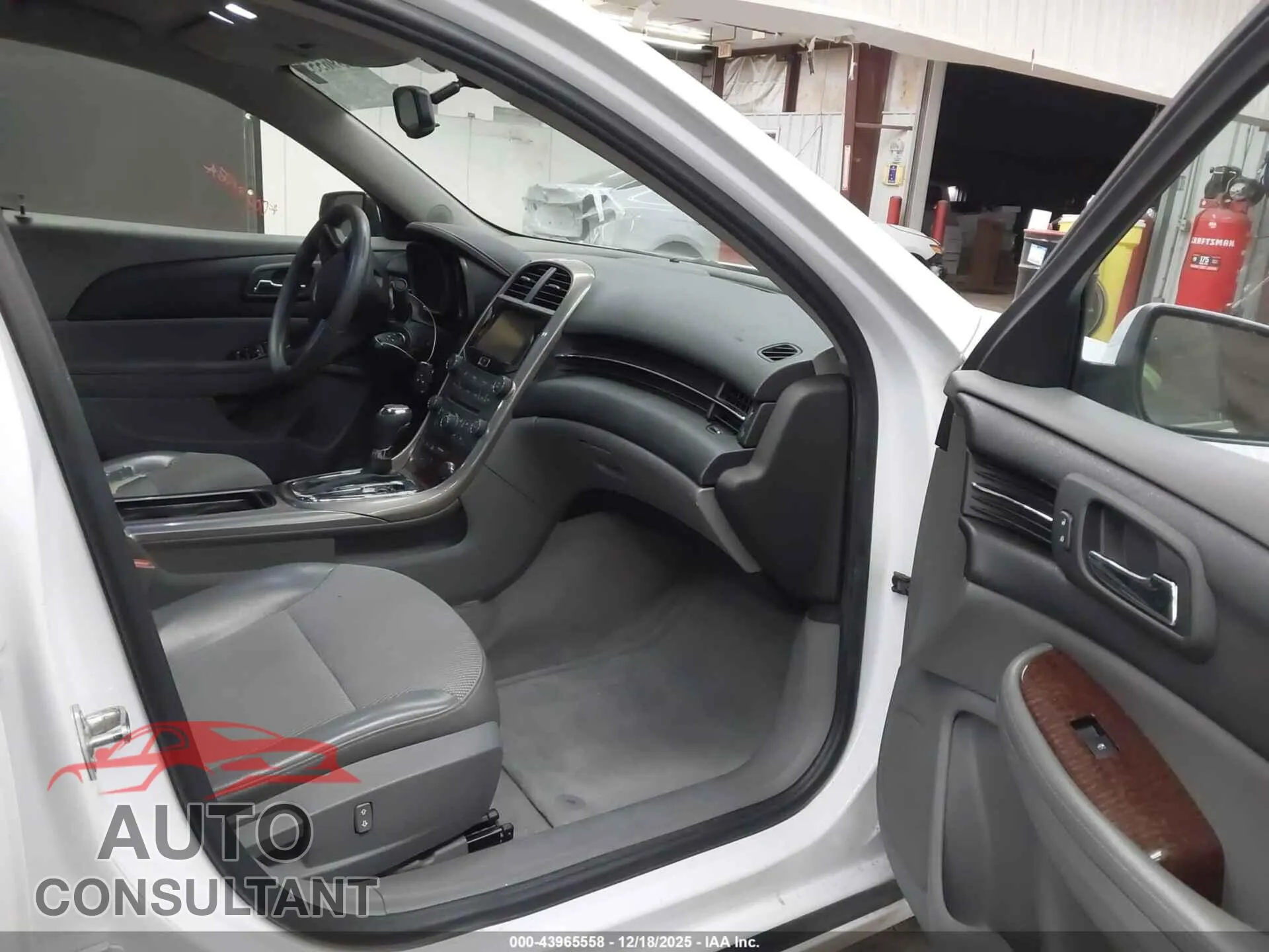 2013 CHEVROLET MALIBU Damaged VIN 1G11D5RR5DF121237 – interior seats 2013 CHEVROLET MALIBU Damaged VIN 1G11D5RR5DF121237 – interior seats