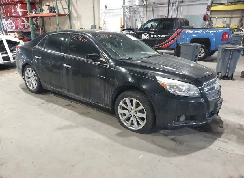 2013 CHEVROLET MALIBU Used VIN 1G11H5SA1DU126973 – trunk area