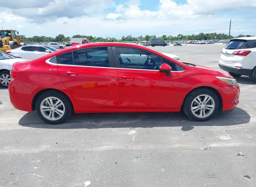 2018 CHEVROLET Cruze VIN 1G1BE5SM5J7106176