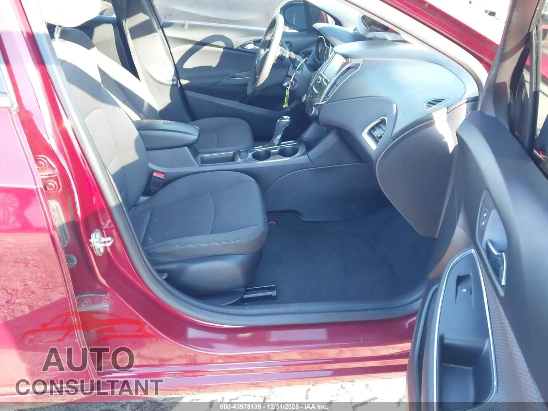 2018 CHEVROLET CRUZE Damaged VIN 1G1BE5SM7J7227839 – interior seats