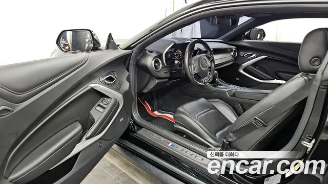 2019 Chevrolet The New Camaro SS 6.2 V8 Sold VIN 1G1F91R74K0118506 – interior seats