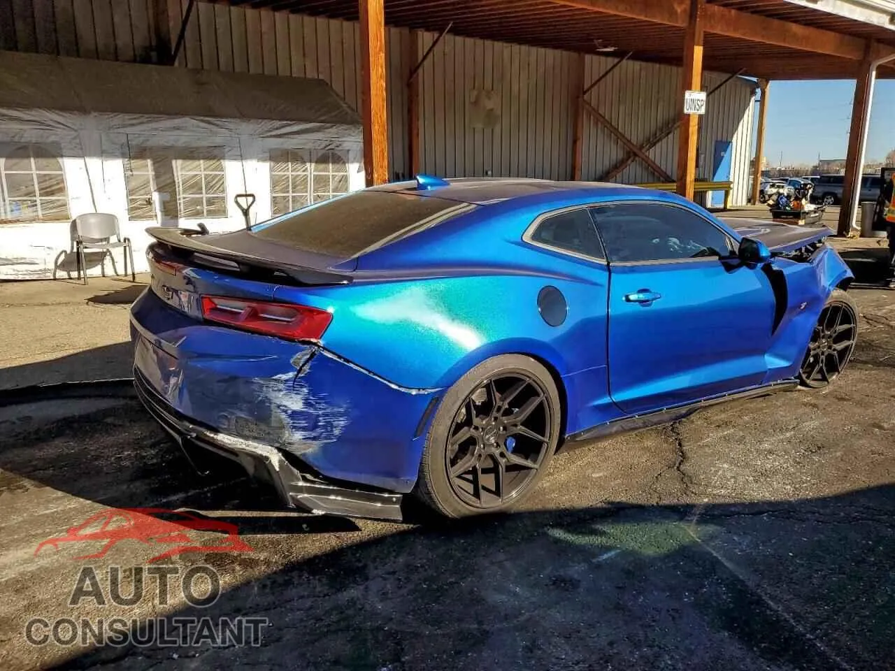 2018 CHEVROLET CAMARO Damaged VIN 1G1FE1R70J0123101 – side profile