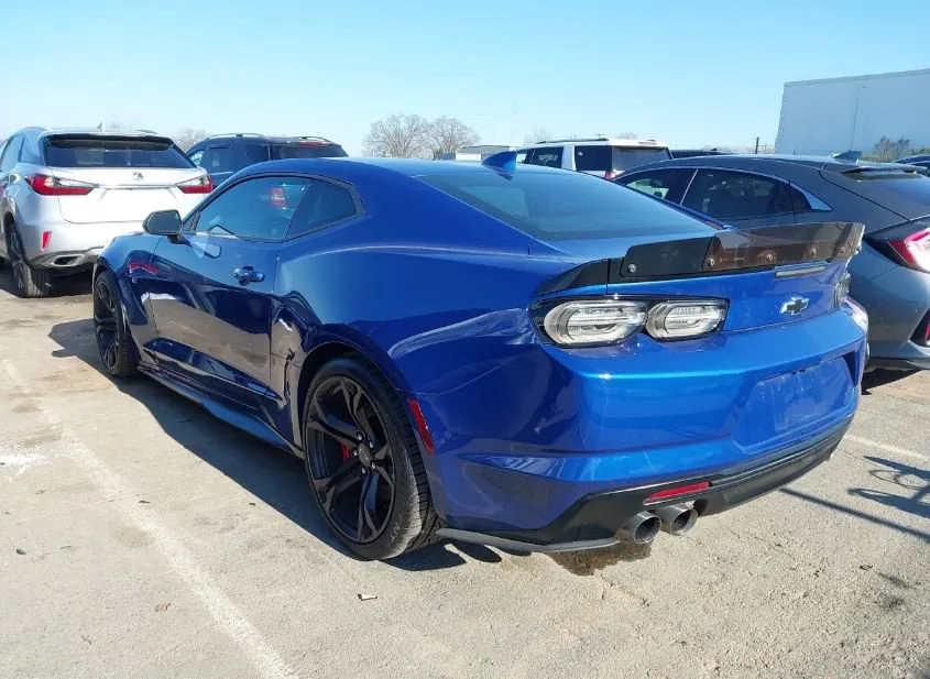 2021 CHEVROLET Camaro Used VIN 1G1FE1R71M0100379 – trunk area