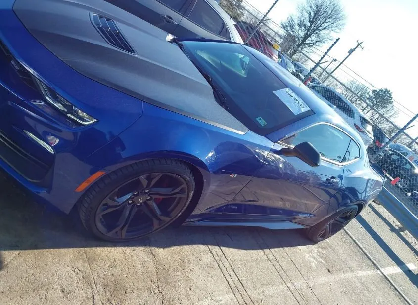 2021 CHEVROLET Camaro Used VIN 1G1FE1R71M0100379 – photo 18