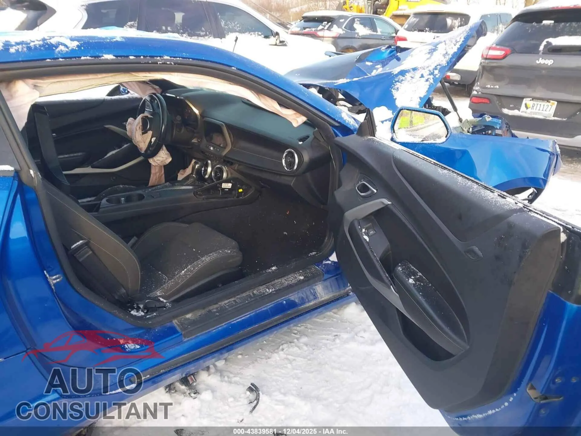2018 CHEVROLET CAMARO Damaged VIN 1G1FF1R78J0141990 – interior seats