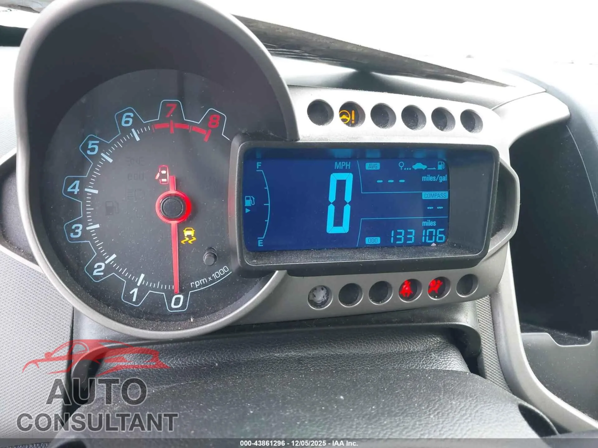 2014 CHEVROLET SONIC Damaged VIN 1G1JC6SH1E4202923 – exterior detail