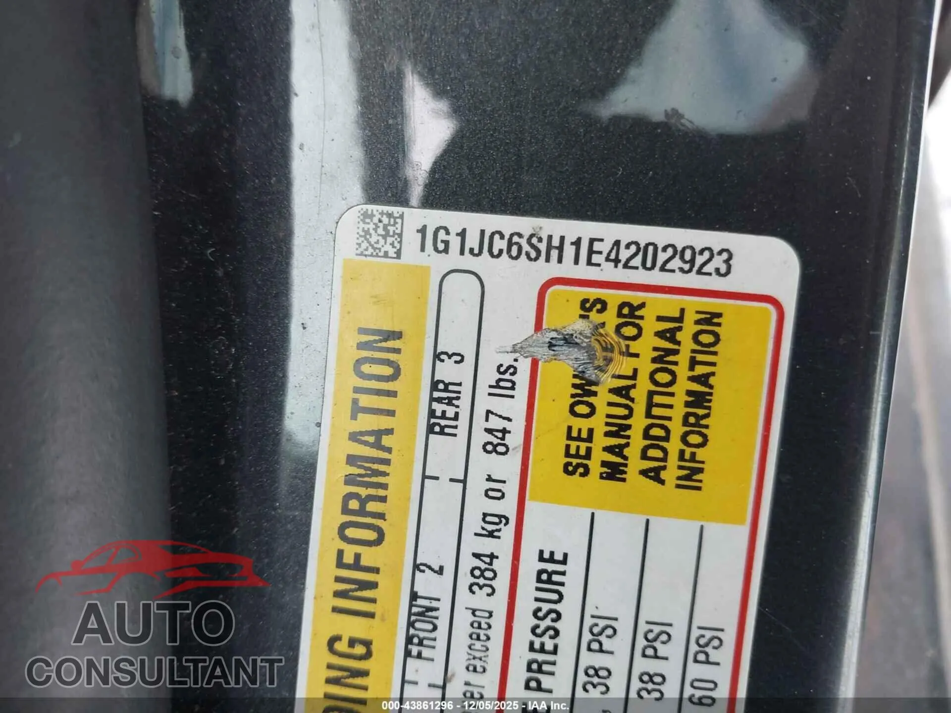2014 CHEVROLET SONIC Damaged VIN 1G1JC6SH1E4202923 – trunk area