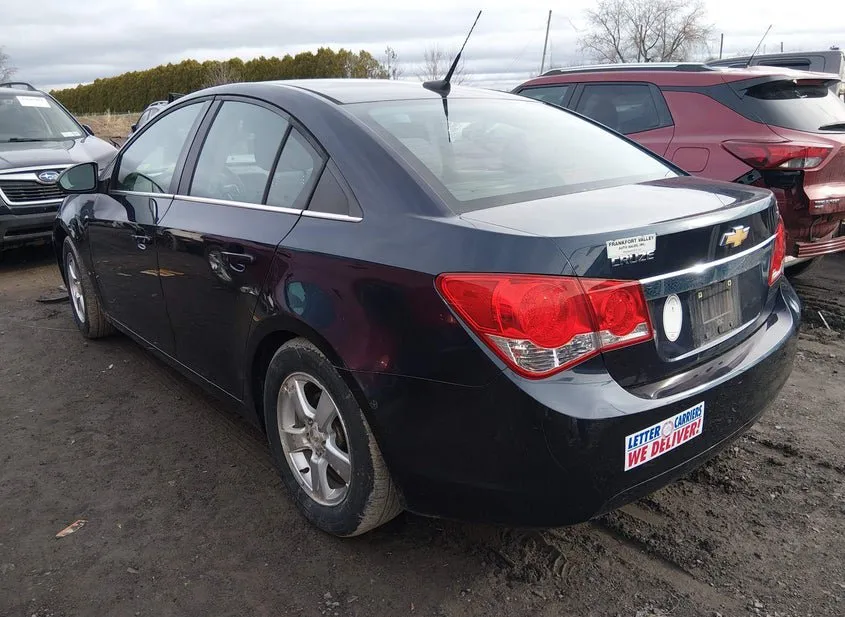 2014 CHEVROLET Cruze Used VIN 1G1PC5SB4E7198056 – trunk area