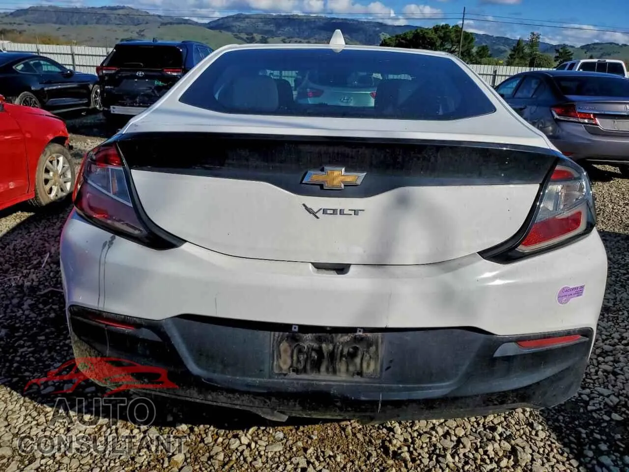 2018 CHEVROLET VOLT Damaged VIN 1G1RC6S5XJU152686 – engine bay