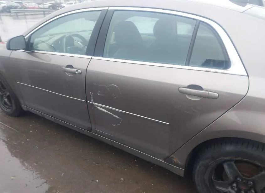 2012 CHEVROLET Malibu Used VIN 1G1ZB5E09CF109798 – trunk area