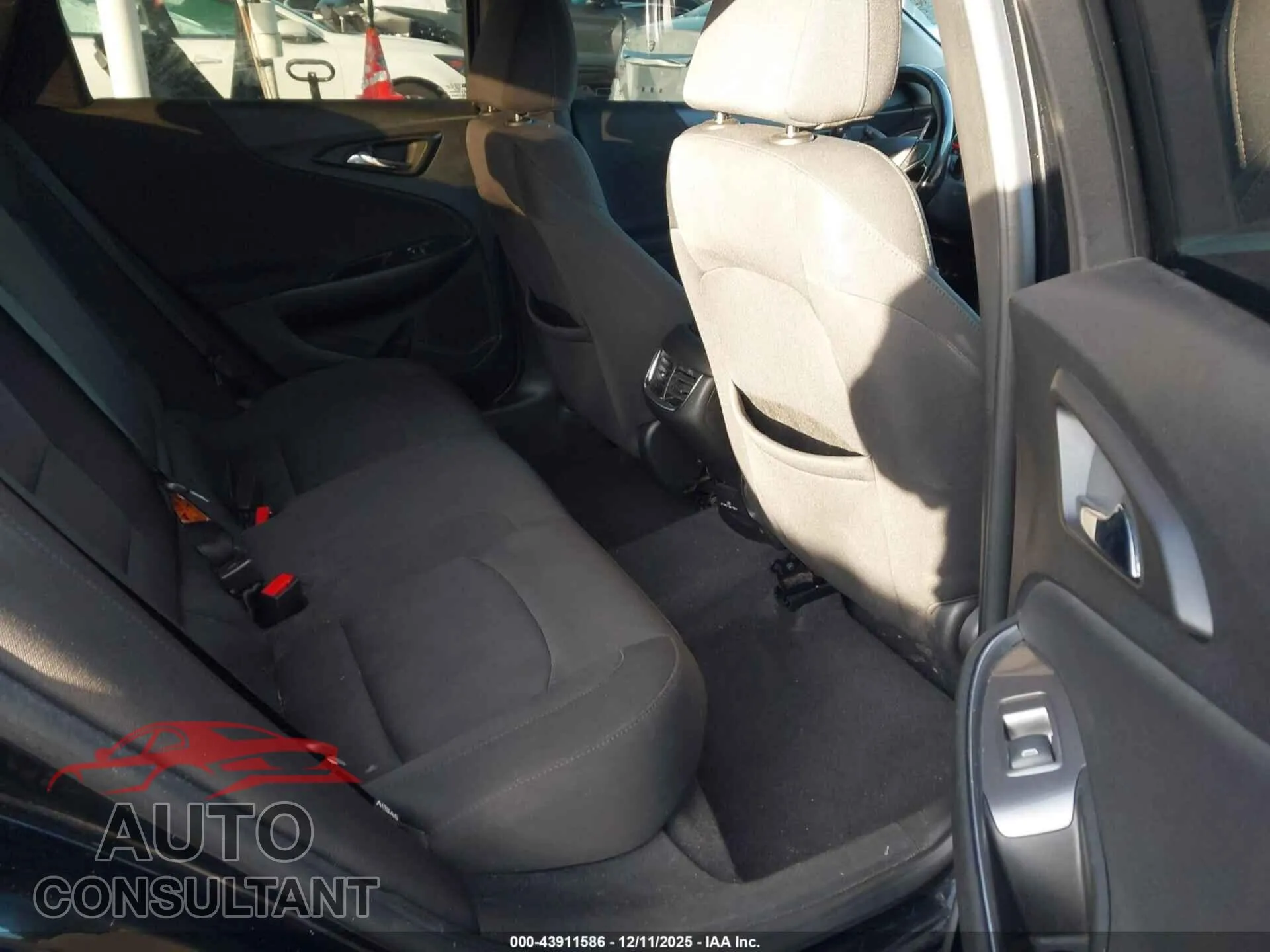2018 CHEVROLET MALIBU Damaged VIN 1G1ZD5ST6JF168152 – undercarriage