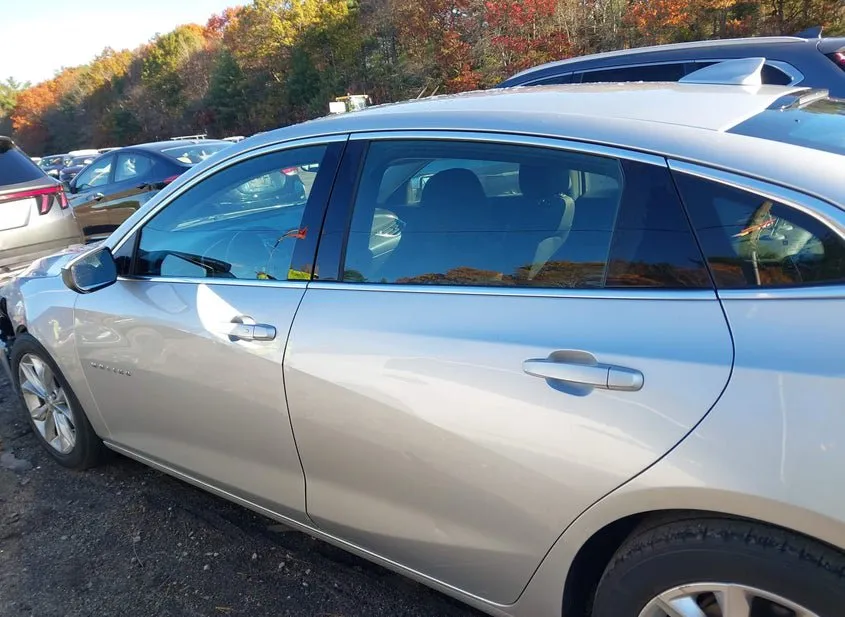 2019 CHEVROLET Malibu Used VIN 1G1ZD5ST7KF163284 – exterior detail