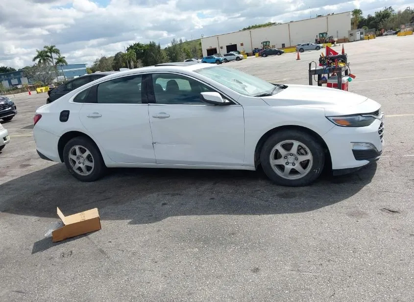2020 CHEVROLET Malibu Used VIN 1G1ZD5STXLF101279 – exterior detail