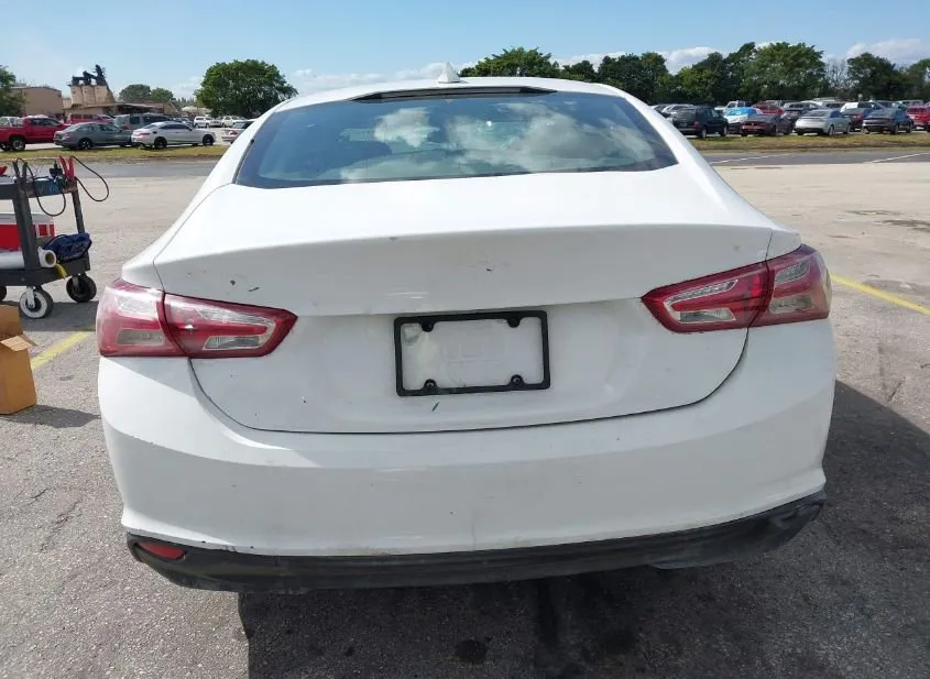 2020 CHEVROLET Malibu Used VIN 1G1ZD5STXLF101279 – trunk area