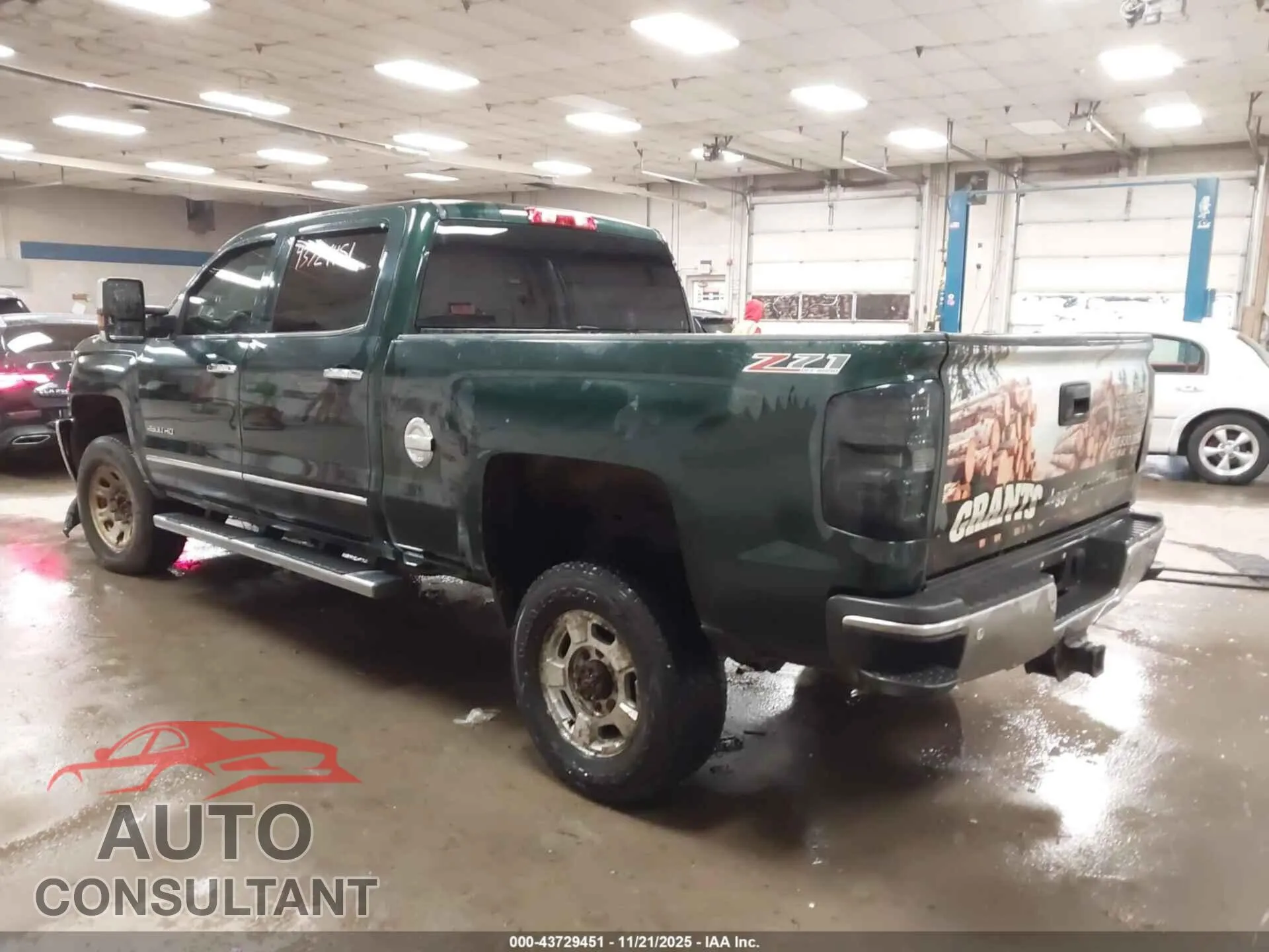 2015 CHEVROLET SILVERADO 2500HD Damaged VIN 1GC1KWE88FF536488 – side profile 2015 CHEVROLET SILVERADO 2500HD Damaged VIN 1GC1KWE88FF536488 – side profile