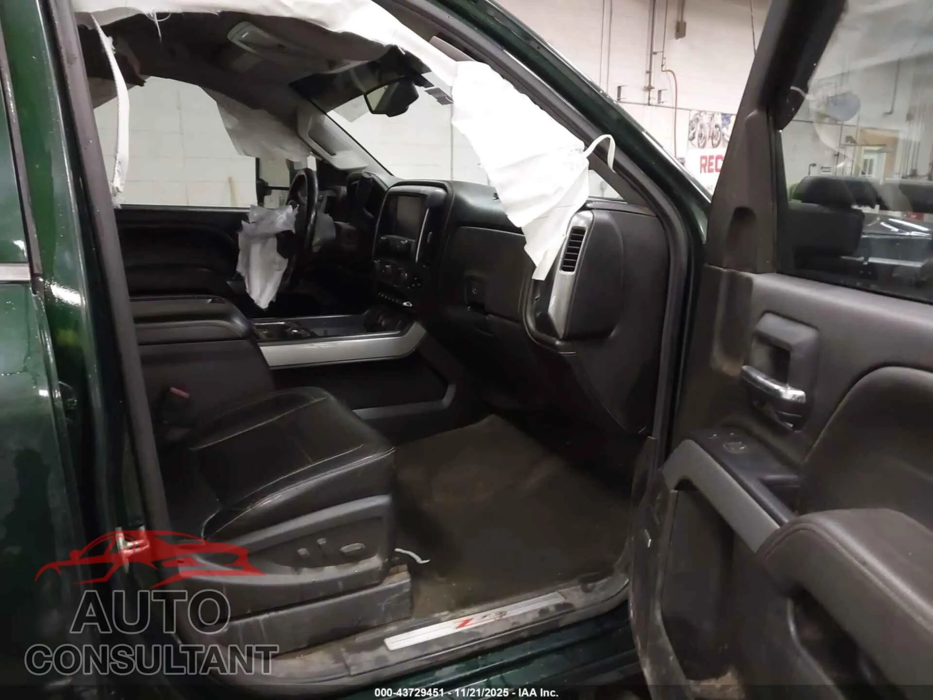 2015 CHEVROLET SILVERADO 2500HD Damaged VIN 1GC1KWE88FF536488 – interior seats 2015 CHEVROLET SILVERADO 2500HD Damaged VIN 1GC1KWE88FF536488 – interior seats